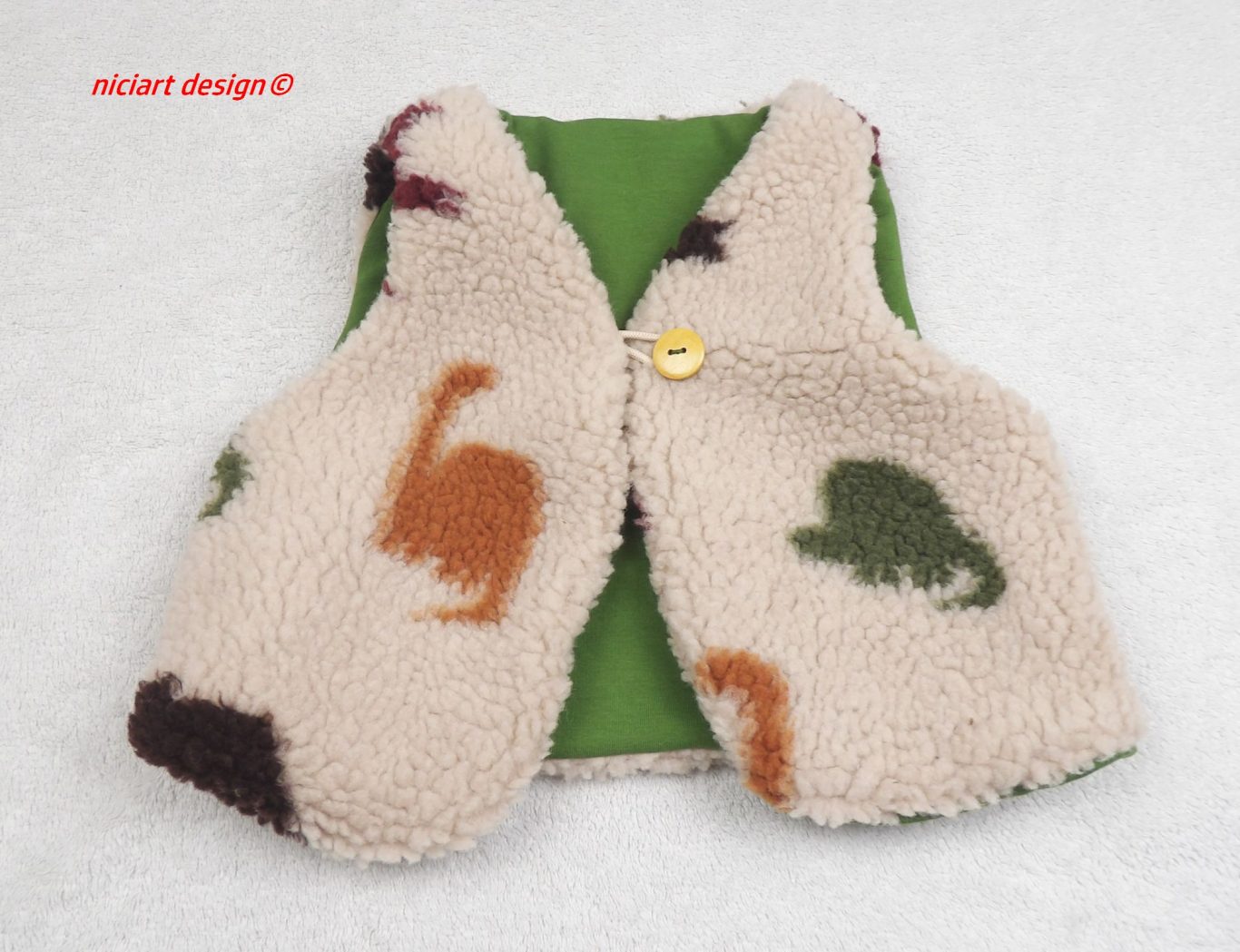 Teddyweste gefüttert Dinos